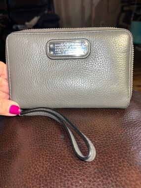 EUC Marc Jacobs Wallet/Wristlet
